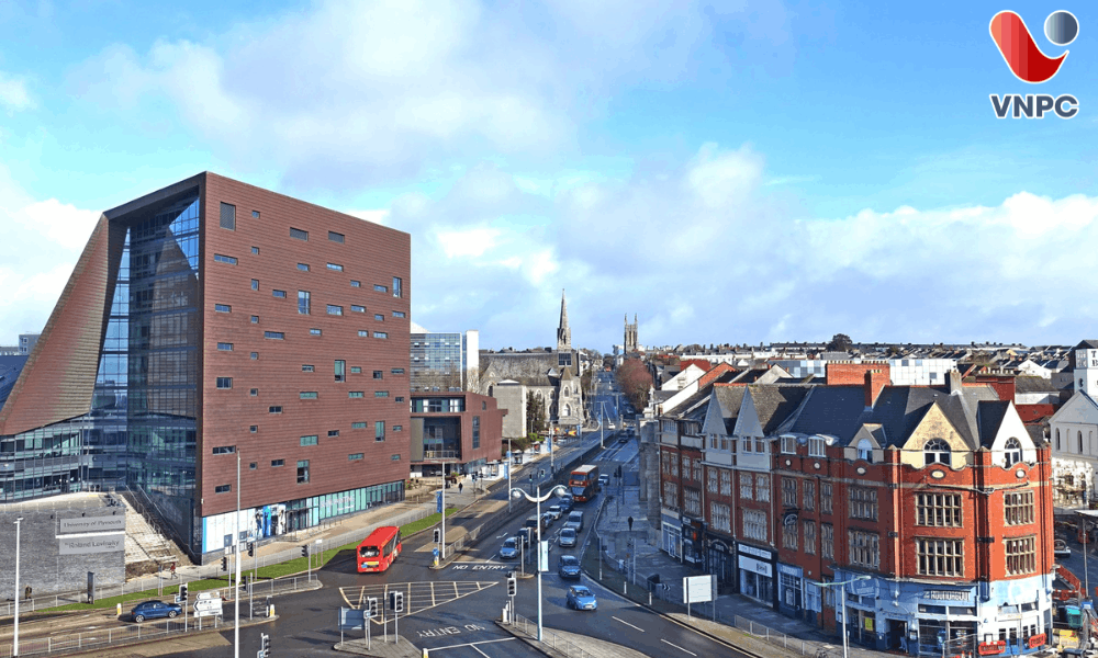 Du học Anh trường University of Plymouth: Điều kiện, chi phí